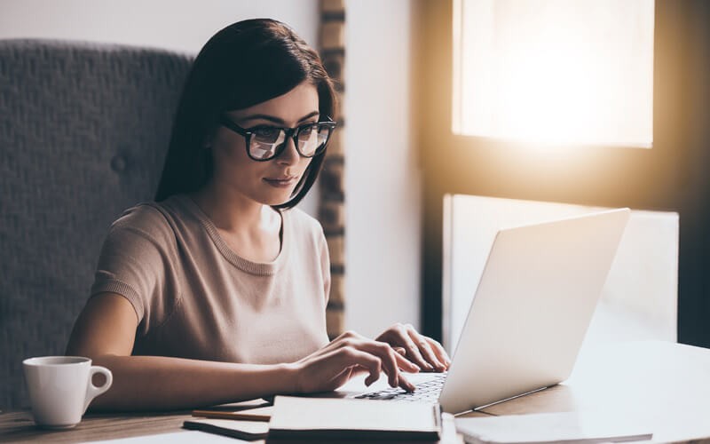 Business woman on laptop