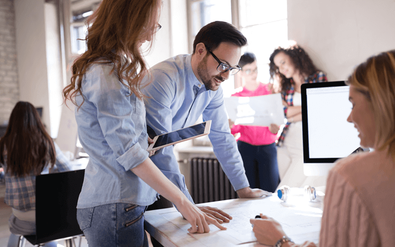 Team plans out cloud strategy on various devices